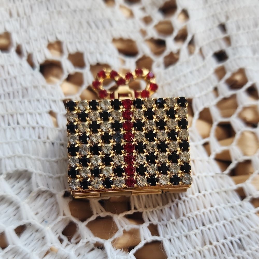 Locket Vtg Photo Christmas Gift With Bow Rhinestone Brooch